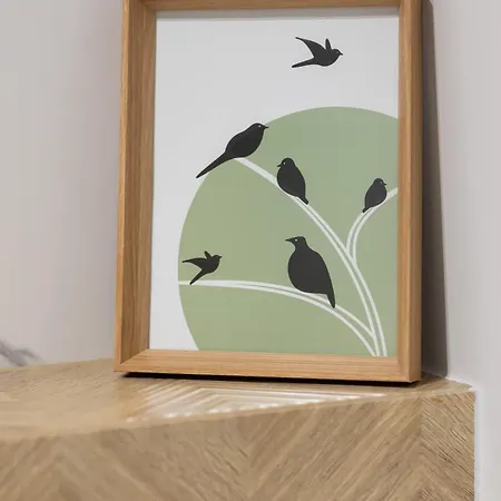 Cosy In The Centre Remote Work By Renters Apartment *