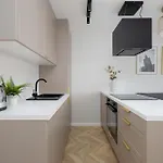 Cosy In The Centre Remote Work By Renters